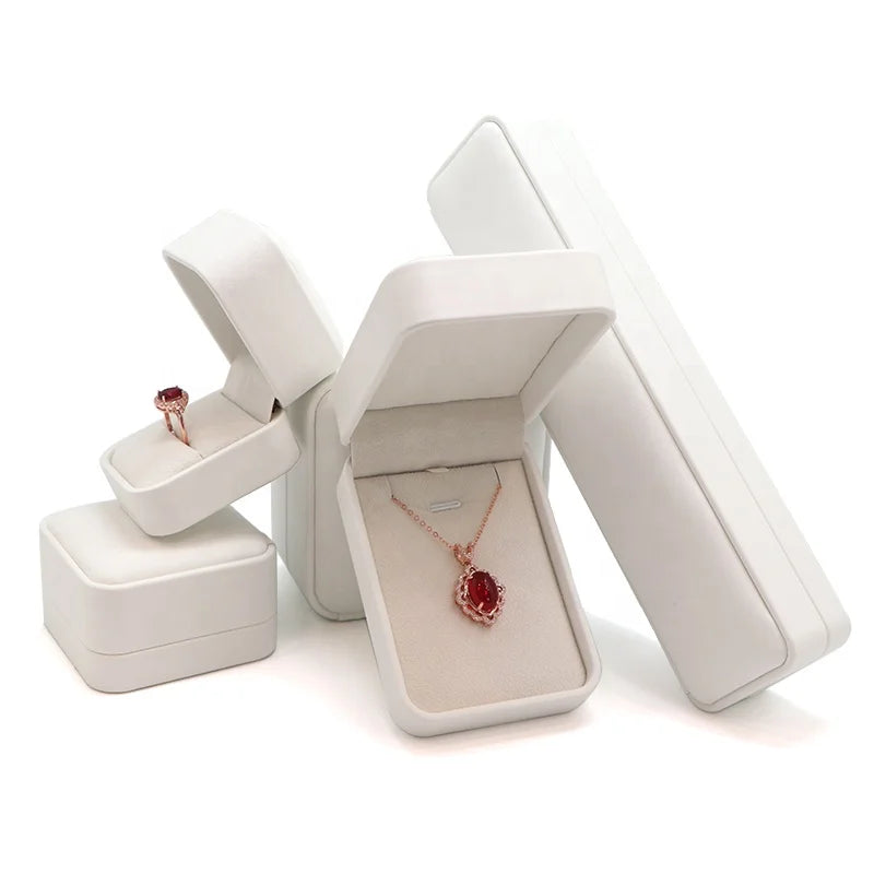 Factory in Stock Luxury Leather Jewelry Box Pendant Chain Ring Custom Packaging Box