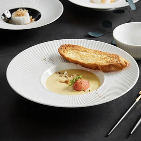 2021 New Arrival Straw Hat Shape 12 Inch Round Pasta Salad and Dessert Ceramic Glaze Dishes Charger Plate for Hotel Restaurant