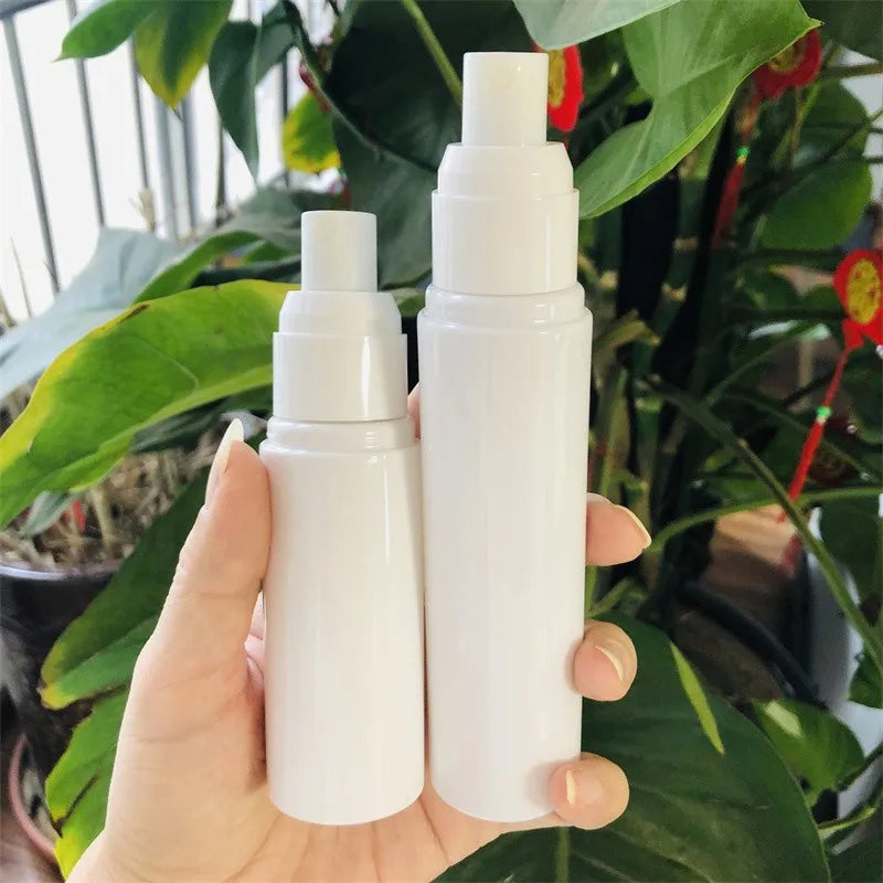 Wholesale Cheap Empty Fine Mist PET 30ml 50ml 80ml Amber White Plastic Spray Bottle for Cosmetic Packaging