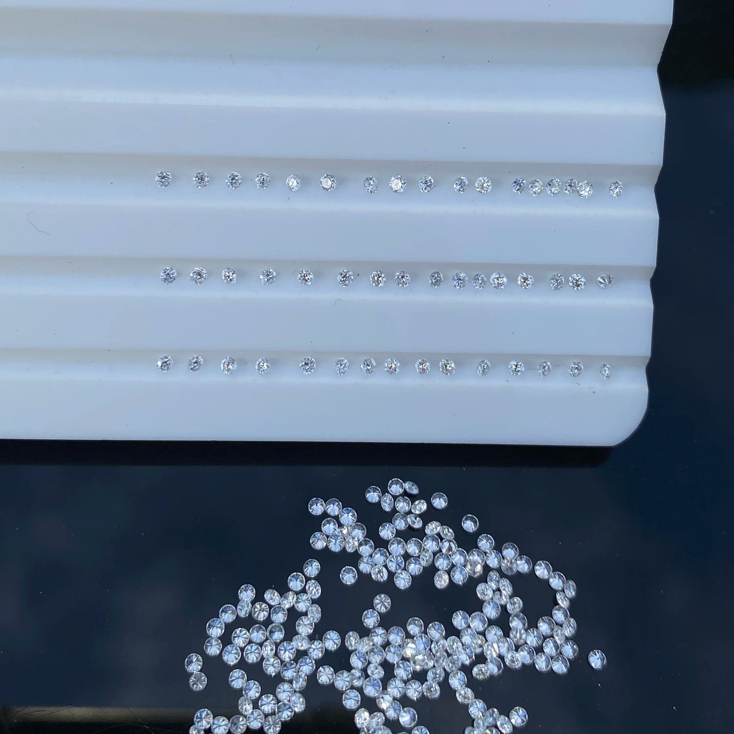 Round 0.8mm ~ 2.0mm Natural White Diamonds F G H Color VS - SI1 Quality Loose Genuine Gemstones White Diamond