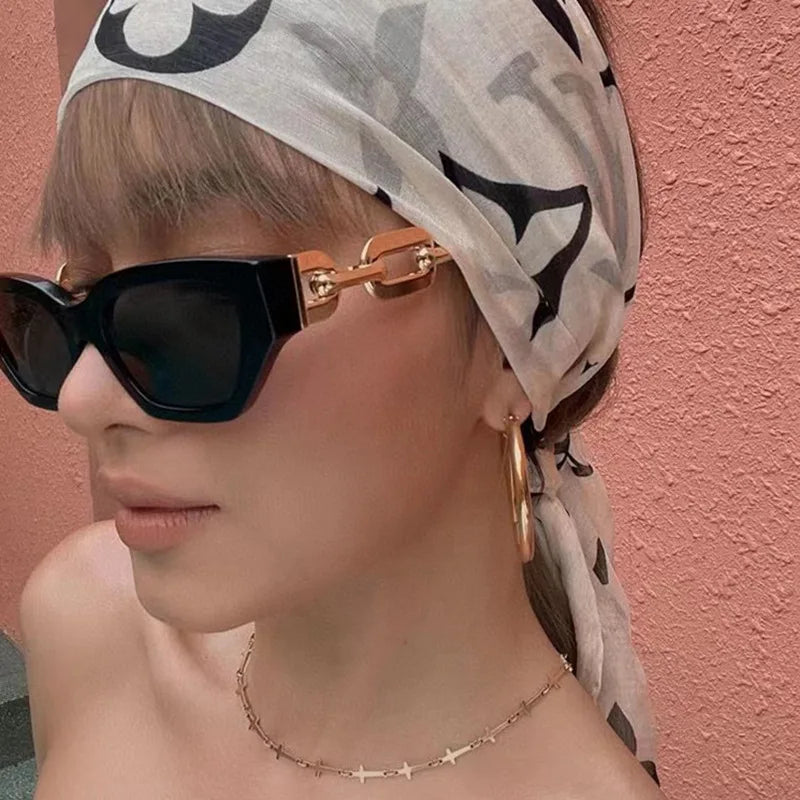 LAB Shades INS Vintage Cat Eye Sunglasses Women 2024 Trendy New Fashion Small Chain Sun Glasses Popular Elegant Shades Women