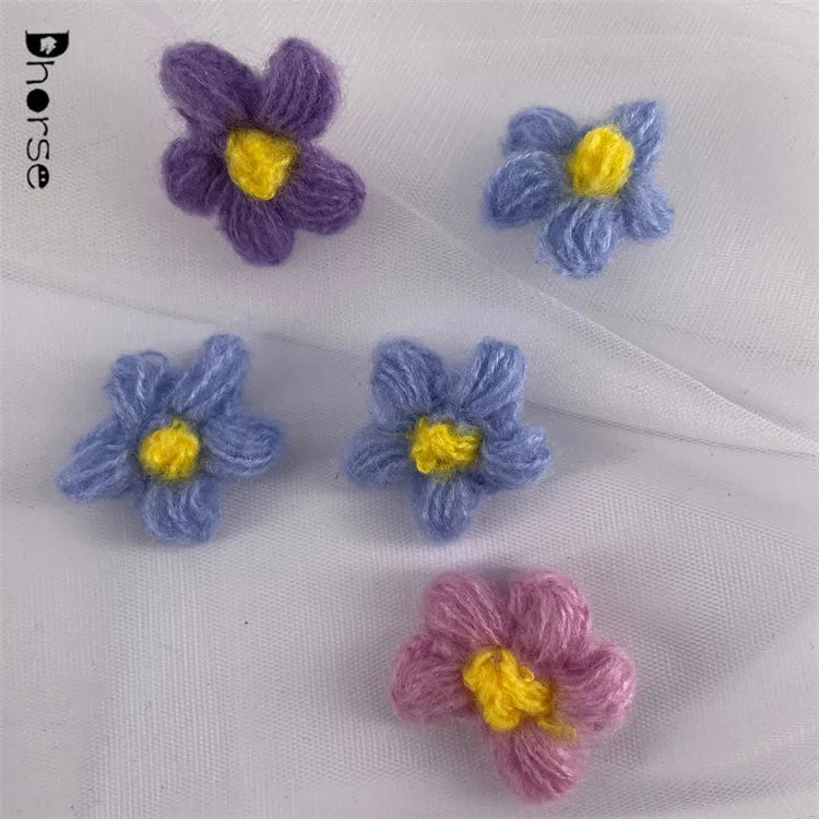 Hot Sells Fancy 3.5cm 3D Sew-On Handmade Wool Flowers with Rhinestones and PVC for Dresses