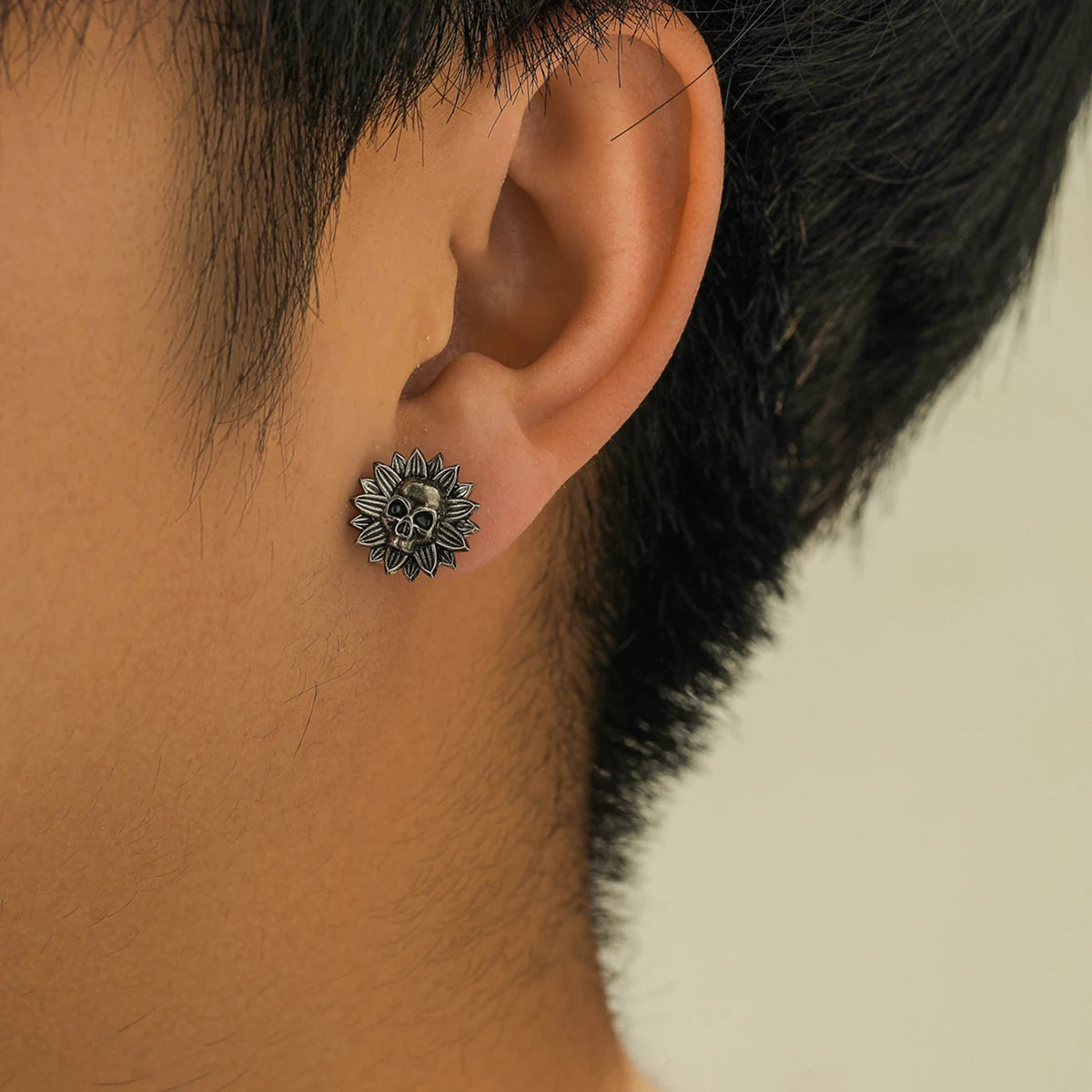 Punk Style Vintage Black Color Hip Hop Skull Flower Stud Earrings for Boy Men