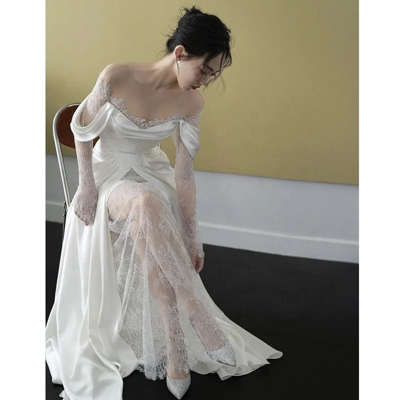 2023 New Floaty Lace Light Wedding Dress French Long-Sleeved Satin Wedding Dress Simple Temperament Strapless Wedding Dress
