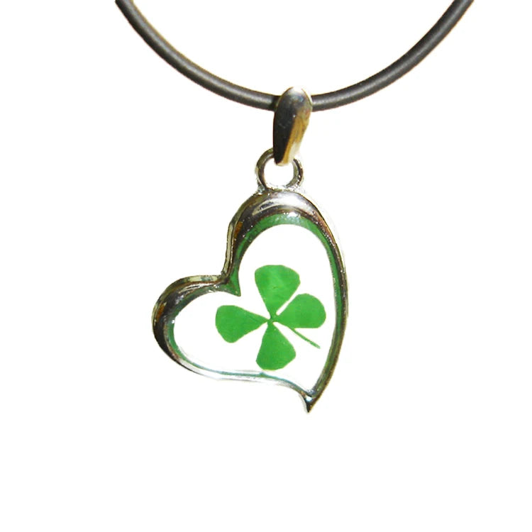 New Arrivals Wholesale Transparent Resin Charm Heart Green Four Leaf Clover Pressed Plant Pendants Acrylic Necklace