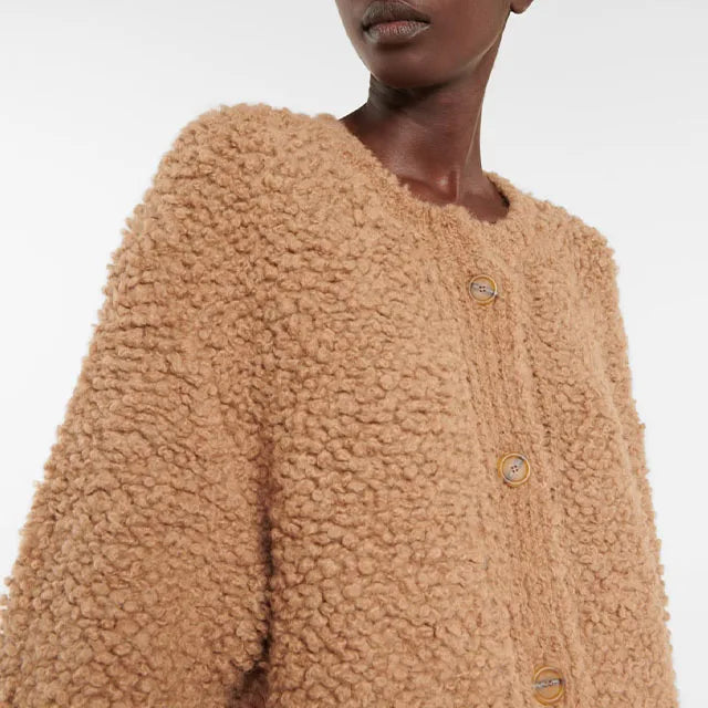 2023 Women's Casual Crew Neck Pullover Knitted Sweater Warm Winter Thick Knitted Sweater in Camel with Front Logo Plus Size