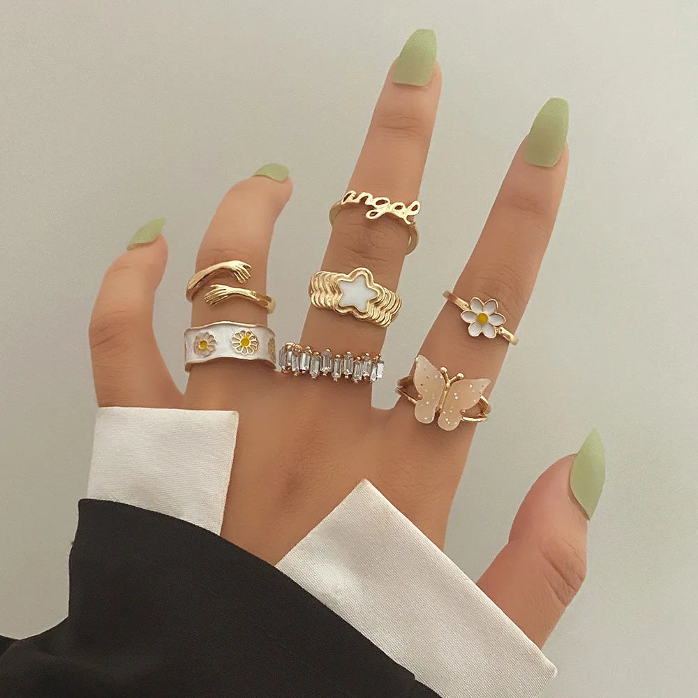 7Pcs/Set Ins Fashion Wholesale Ring Set Hug Butterfly Angel Letter Daisy Star Design Custom Adjustable Ring for Women