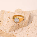 Ins Fashionable 316L Stainless Steel 18K Round Shape White Shell Signet Ring with Gem for Ladies