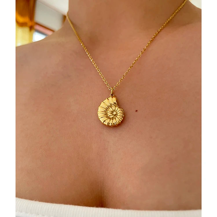 Solid Conch Stainless Steel Necklace 18K Gold Plated Chunky Pendant Necklaces for Women Bohemian Hip Hop Trendy Jewelry 2022 New