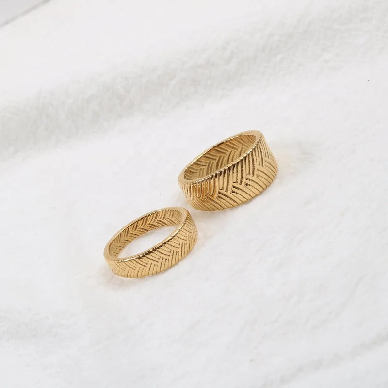 Large and Smalle Women Stacking Ring Set Wheat Head Shape 18K Gold Plating Stainless Steel Rings