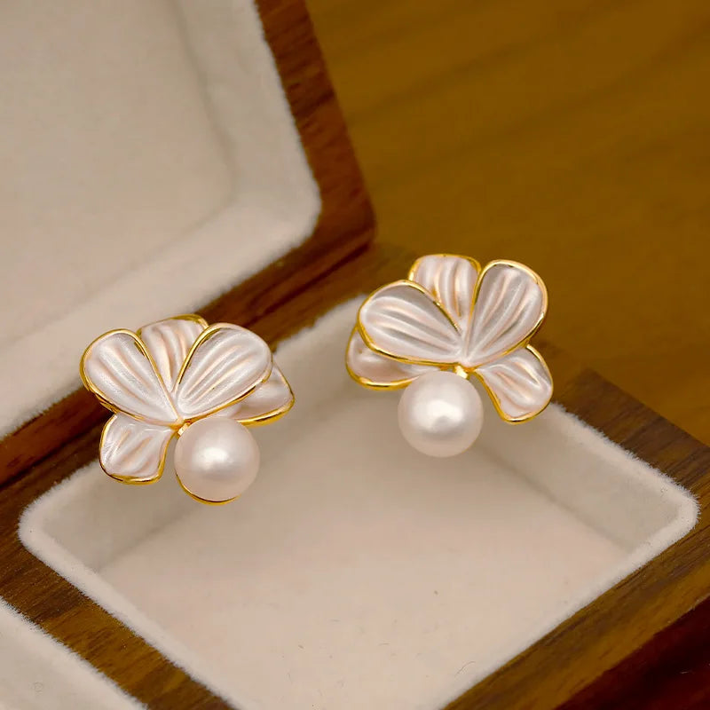 Wholesale Fashion 925 Silver White Flower Pearl Earrings Light Luxury Niche Women's High-end Jewelry Party Gift Customization