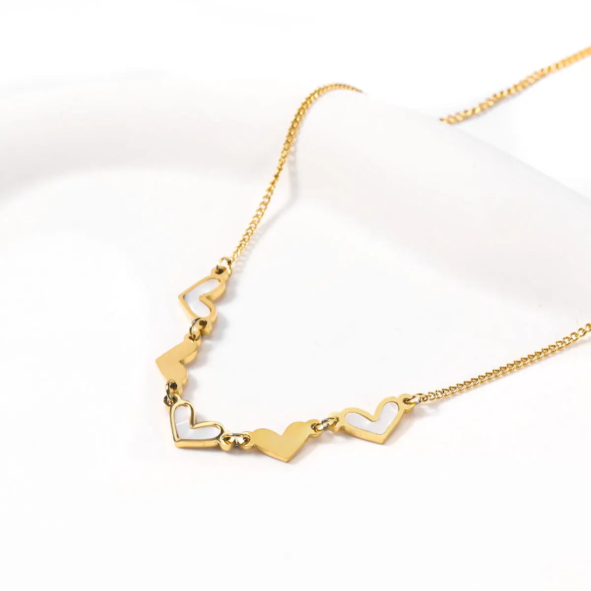 Exquisite Love Heart Necklace Stainless Steel Adjustable Clavicle Chain Gold Plating Shell Heart Pendant Necklace for Girls