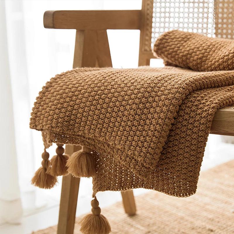 Luxury Yarn Dyed Solid Color Plain Knit Blanket 100% Polyester Soft Fluffy Handcrafted Tassels Warm Multi-scene Use