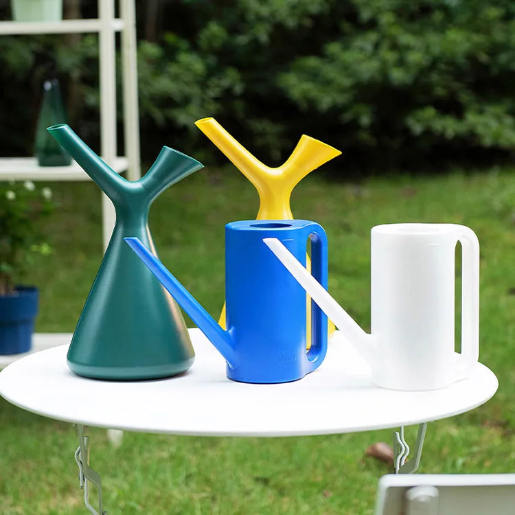 New Product Cheap Price Popular Water 1.5L/1.2L Plastic Garden Watering Cans in Bulk Mini Watering Can for Modern Home Gardening