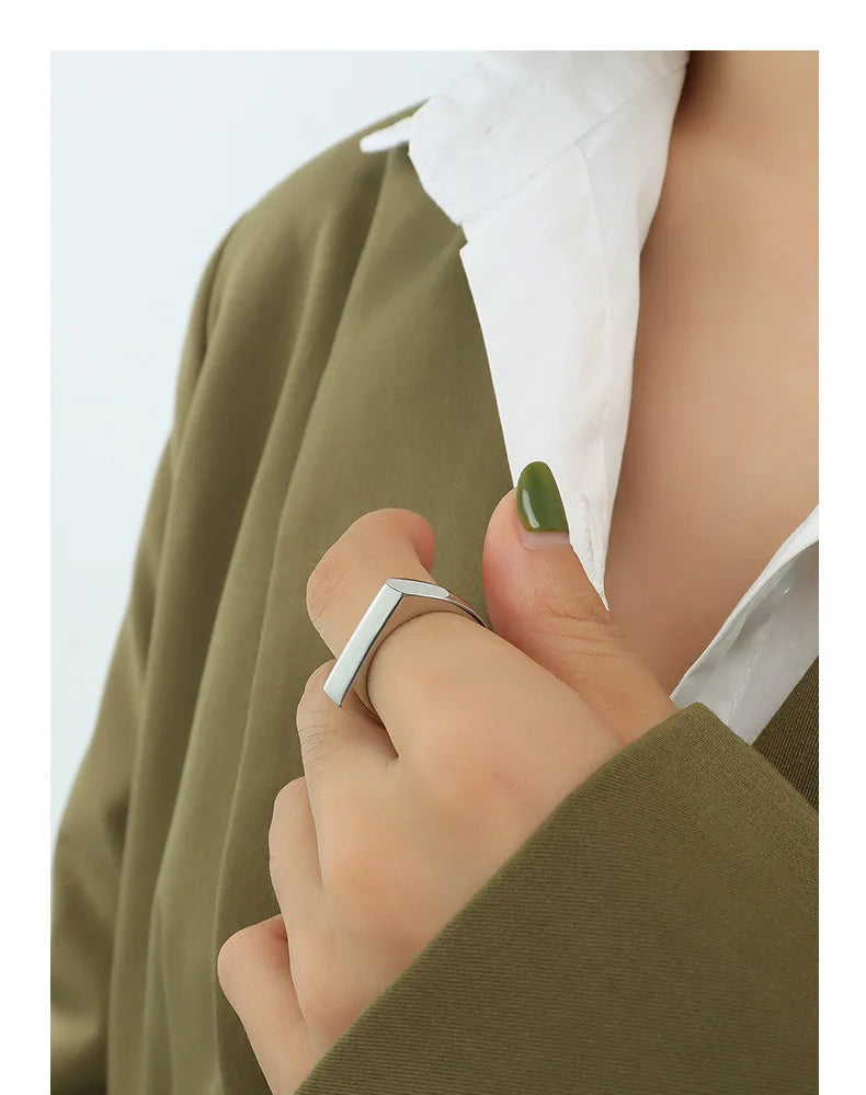 Delicate Inclined Plane Band Ring Ladies Jewelry Stainless Steel 18K Gold Plated Non Tarnish Minimalist Plain Irregular Ring