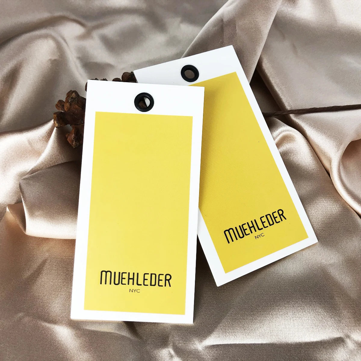 Luxury China New Design Brand Custom Paper Hang Double Sided Printed Clothing Garment Tag