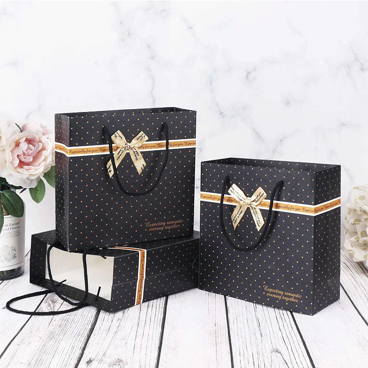Luxury Clothing Custom Cardboard Black Paper Printed Logo Gift Shopping Bag for Garment
