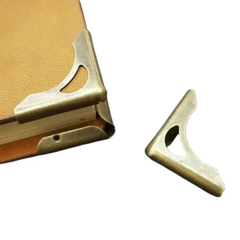 Factory Supply 22 X 22 X 4.5mm Antique Brass Metal Corner Protector for Book Cover
