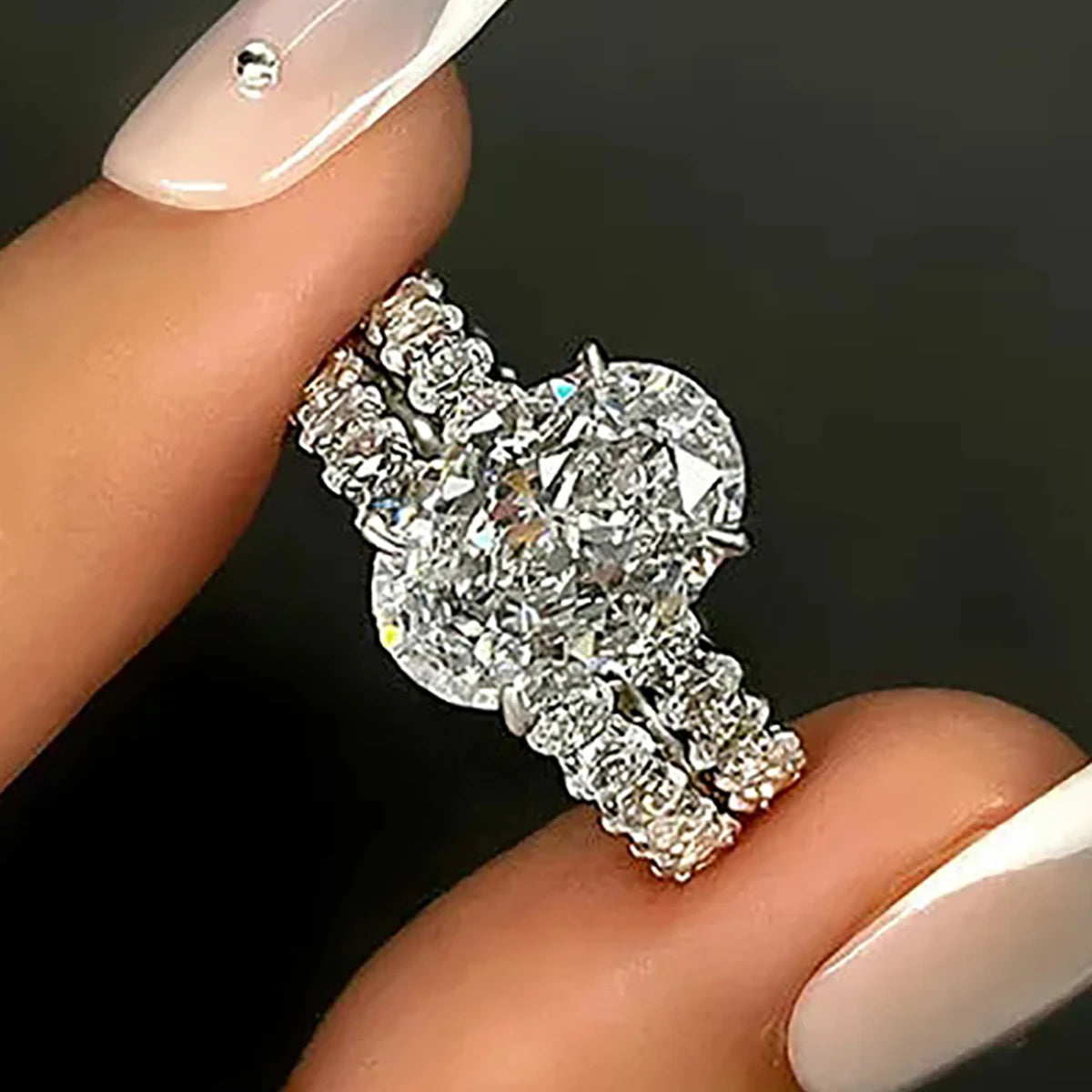 Huitan Trendy 2Pcs Sets Rings for Luxury Exquisite Oval Design Crystal Cubic Zirconia Silver Plated Finger Rings Women Jewelry