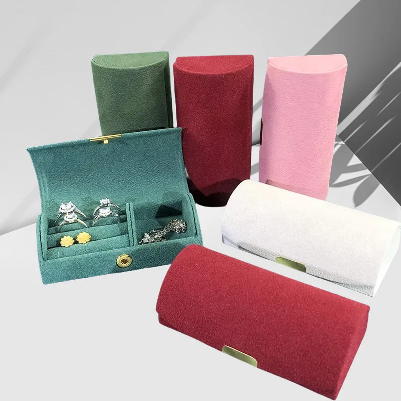 Wholesale High-End Portable Travel Jewelry Case Vintage Style Ring Pendant Earring Arched Velvet Jewelry Box for Girls
