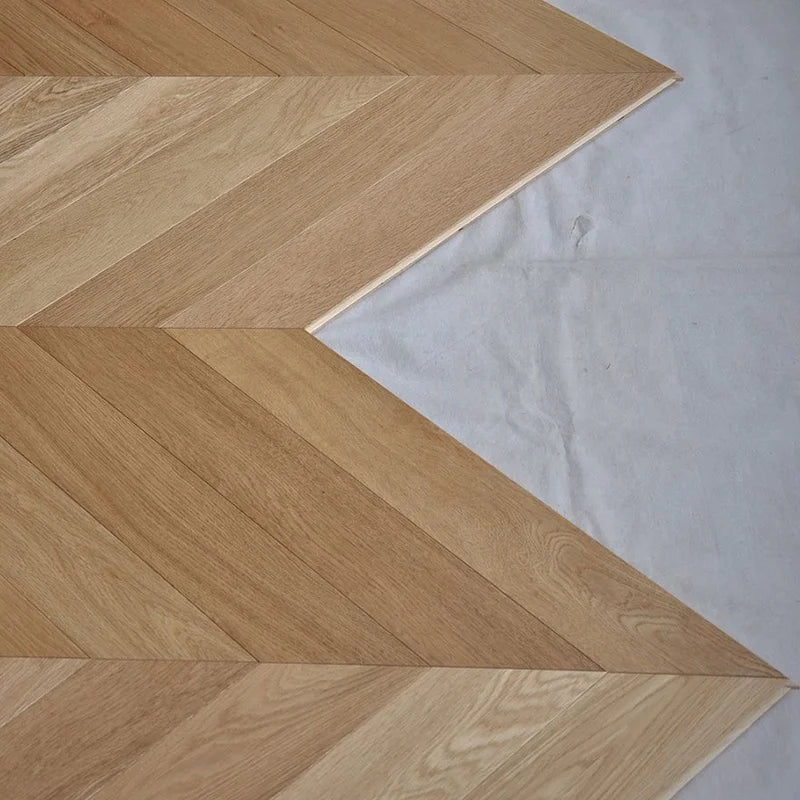 Hot!!Best Selling Indoor and Home Usage Engineered Parquet Flooring Customized Chevron Oak Flooringreal Wood Flooring