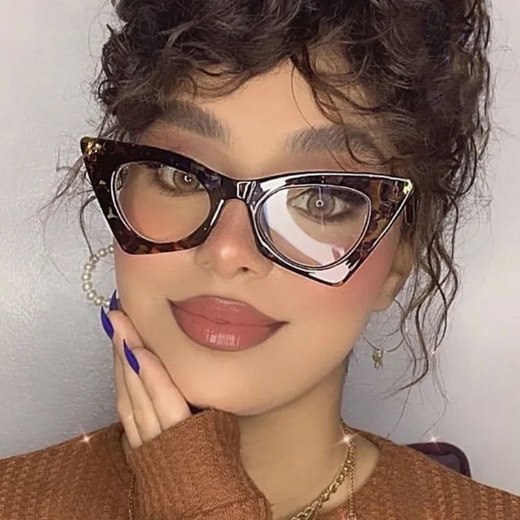 2021 Latest Fashion Luxury Cat Eye Sunglasses for Women Ladies Designer PC Frame Sun Glasses