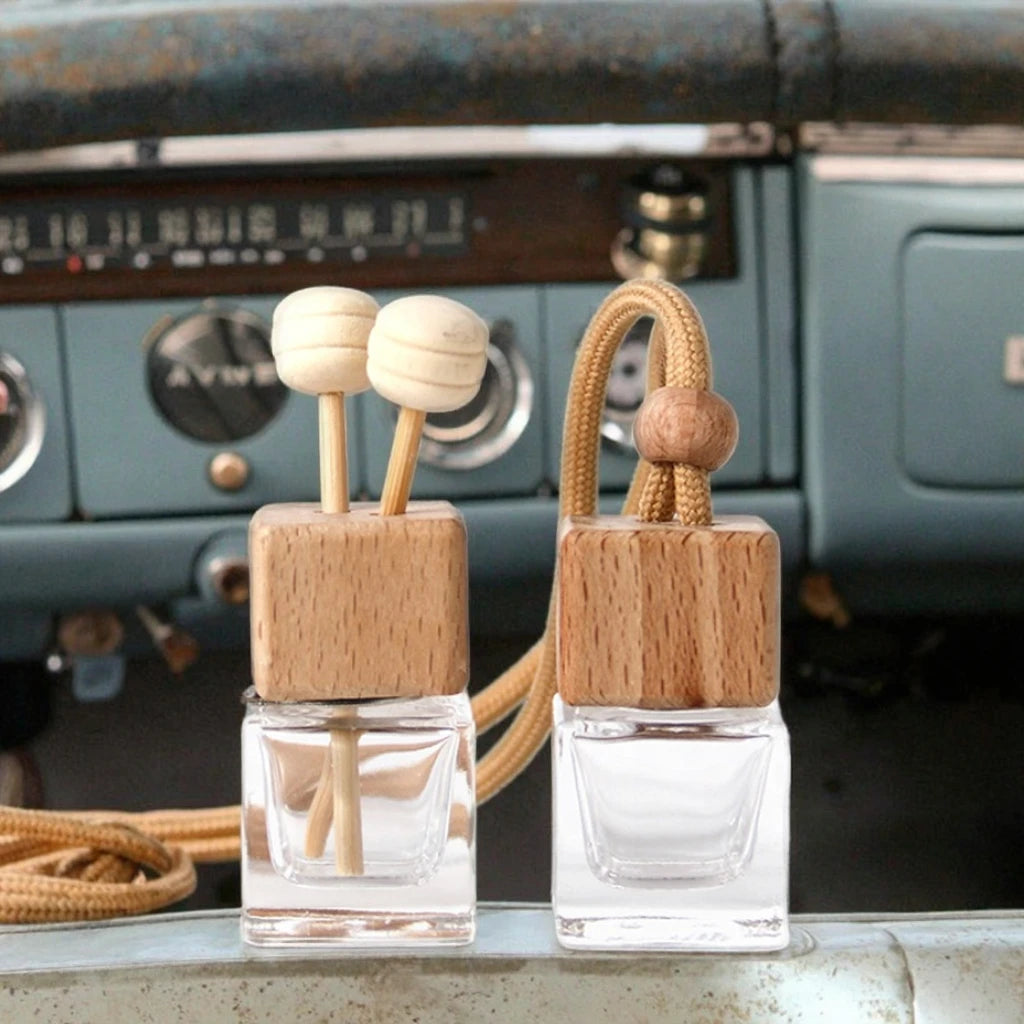 Hot Selling Long Lasting Fragrance 10ml Glass Car Scent Air Freshener Hanging for Car Decoration Accessories