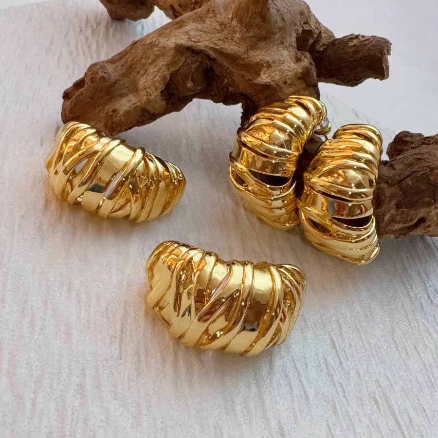 2024 New French Vintage Brass Gold Plated Exaggerated Bent and Twisted C-Shape Earrings Jewelry Customized