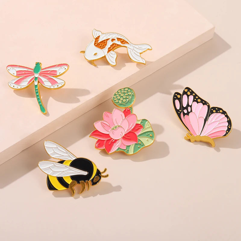 Creative Insect Specimen Enamel Pin Butterfly Bee Dragonfly Lotus Carp Brooch Clothes Cowboy Bag Holiday Gift Badge Wholesale