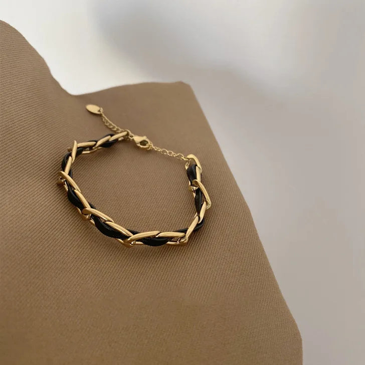 SC Hot Selling Elegant Leather Chain Bracelet 2022 New Style Bracelet Creative Minimalist Gold Plated Bracelet for Women