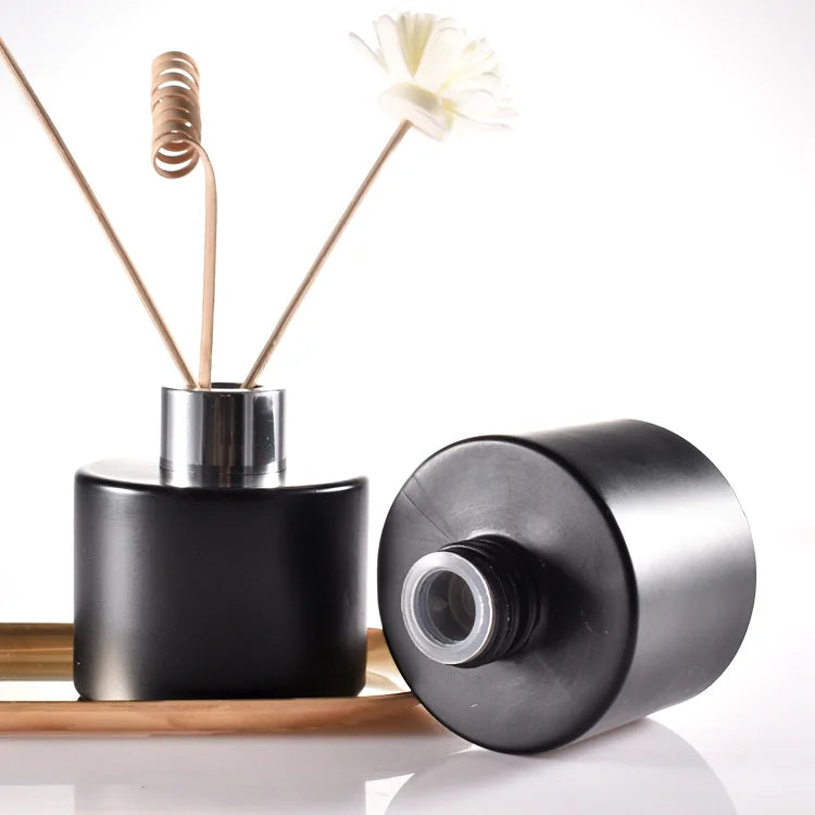 White Color Painting 50ml 100ml 200ml Aroma Reed Diffuser Round Matte Black Reed Diffusers with Rattan Sticks