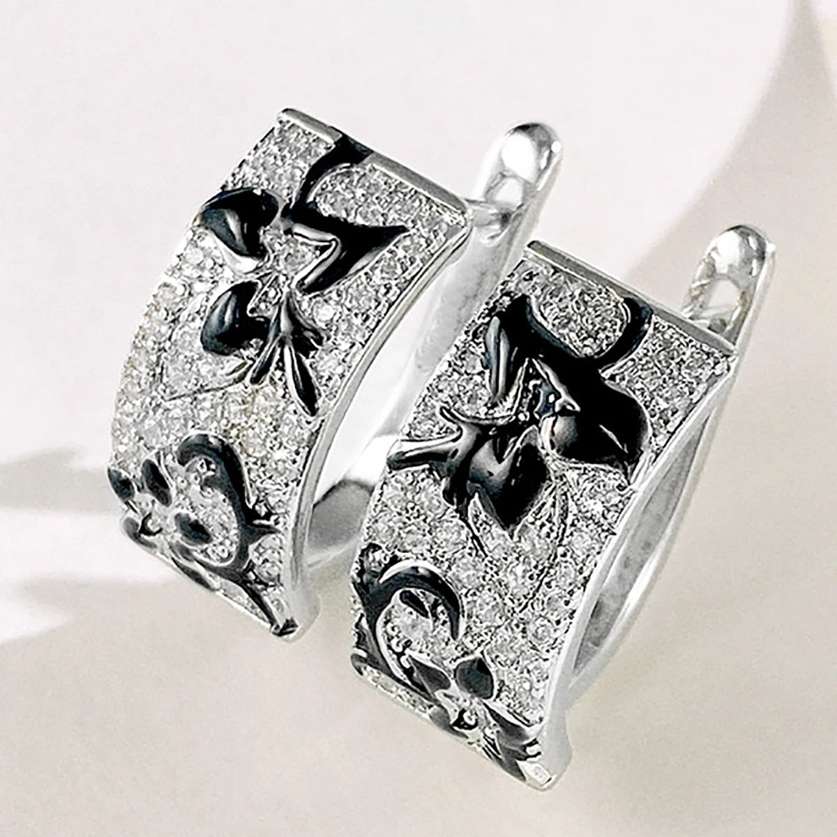 CAOSHI Vintage Style Flower Pattern Two Tone Cubic Zirconia Earring for Simple Wedding Gift Silver Plated CZ Hoop Earrings Women