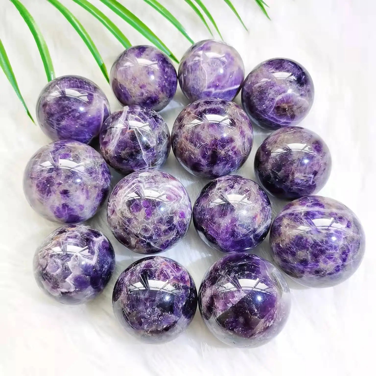 Wholesale Natural Polished Healing Crystals Ball Dream Amethyst Sphere Carvings for Gifts Decoration