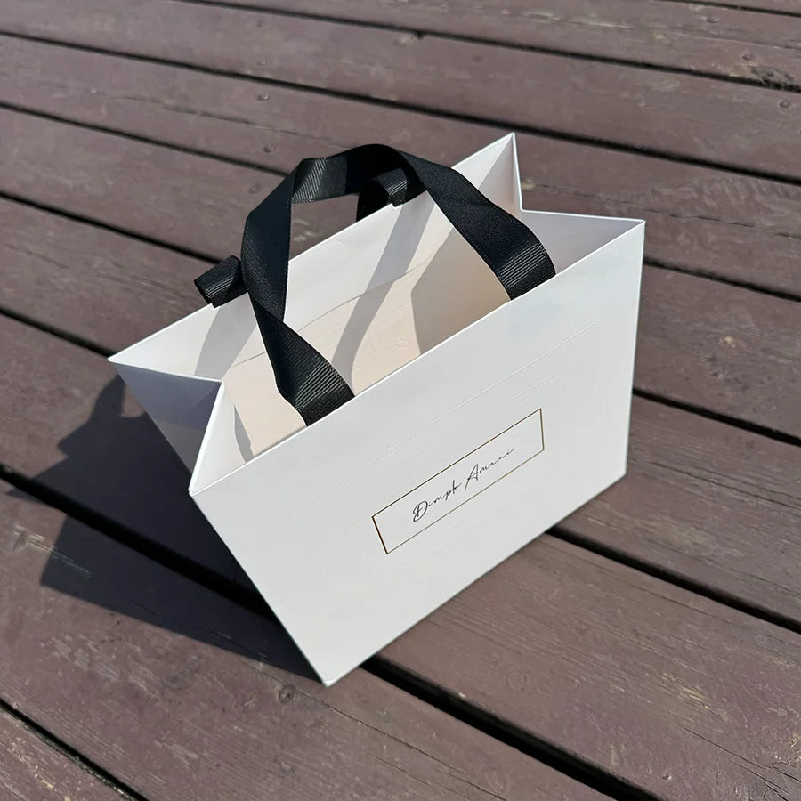 Custom Printed Luxury White Paper Shopping Gift Bag for Your Own Logo and Packaging Needs