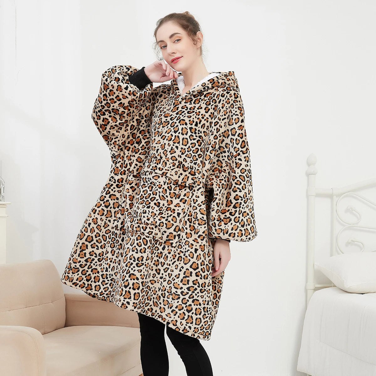 Hot Selling Blanket Hoodie Custom Logo Wearable Print Flannel Fleece Sherpa Wearable Hoodie Blanket Oversized