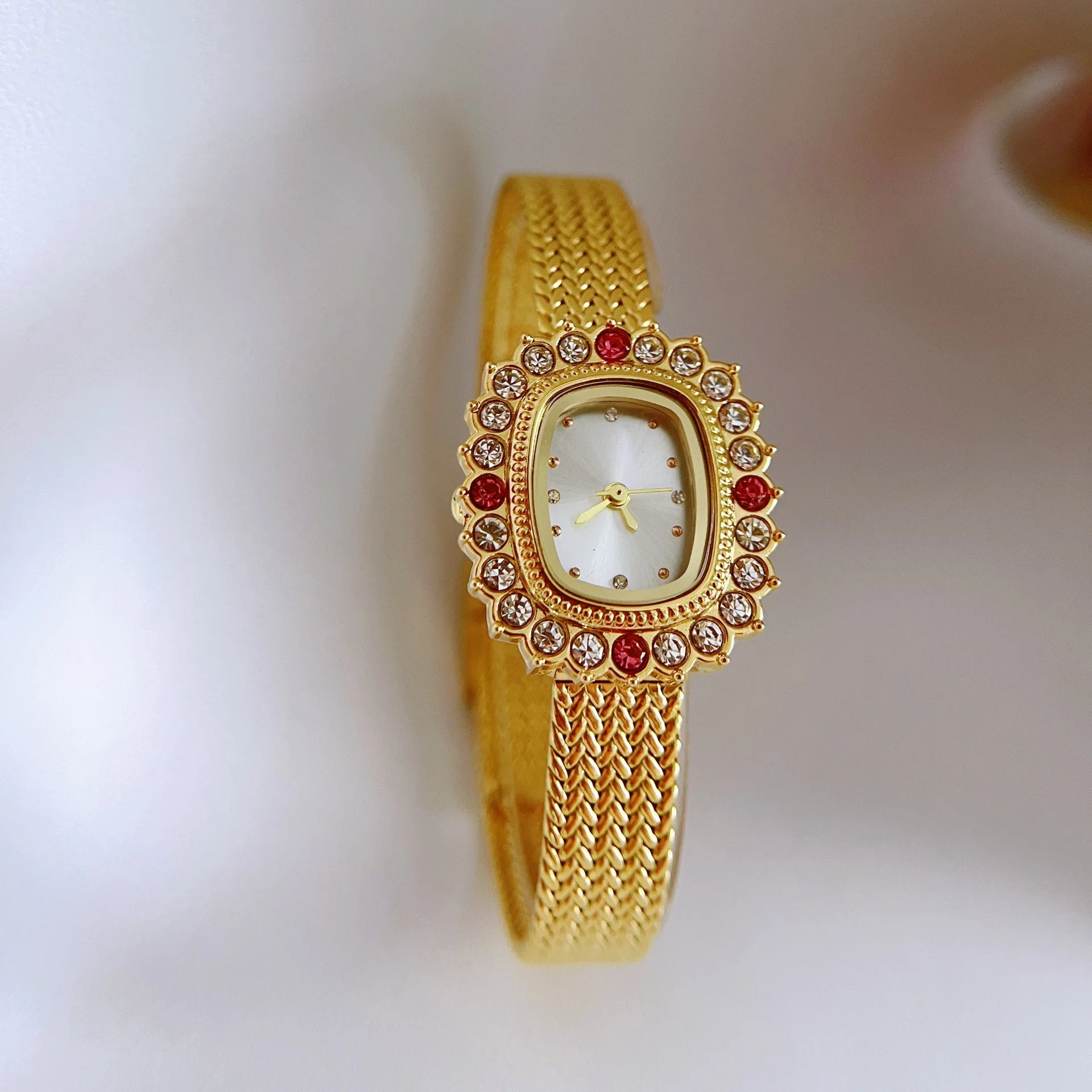 Aimgal Vintage Women's Quartz Gold Watch 5A Zircon-Colored Dial Luxury Fashionable Wheat Ear Bracelet 3ATM Waterproof
