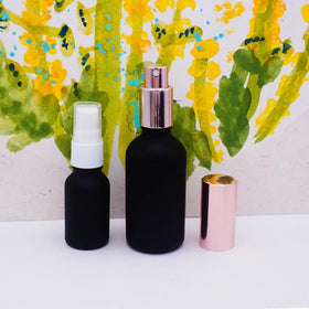 Matt Black Cosmetic Packaging Empty Glass Bottles with Spray Caps 50 ml