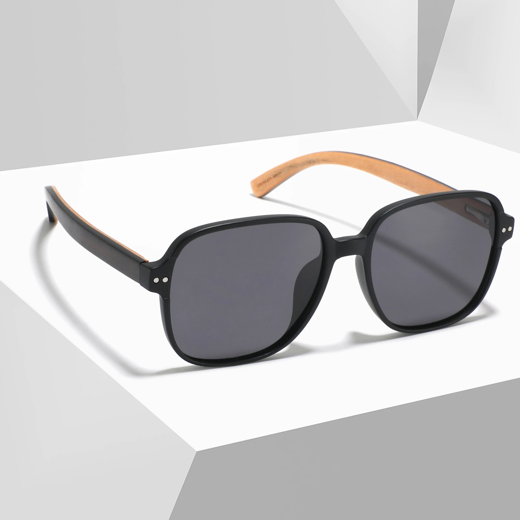 CONHEN New Design Hot Selling Wood Temple Sunglasses Women Men Fashion Polarized Sun Shades