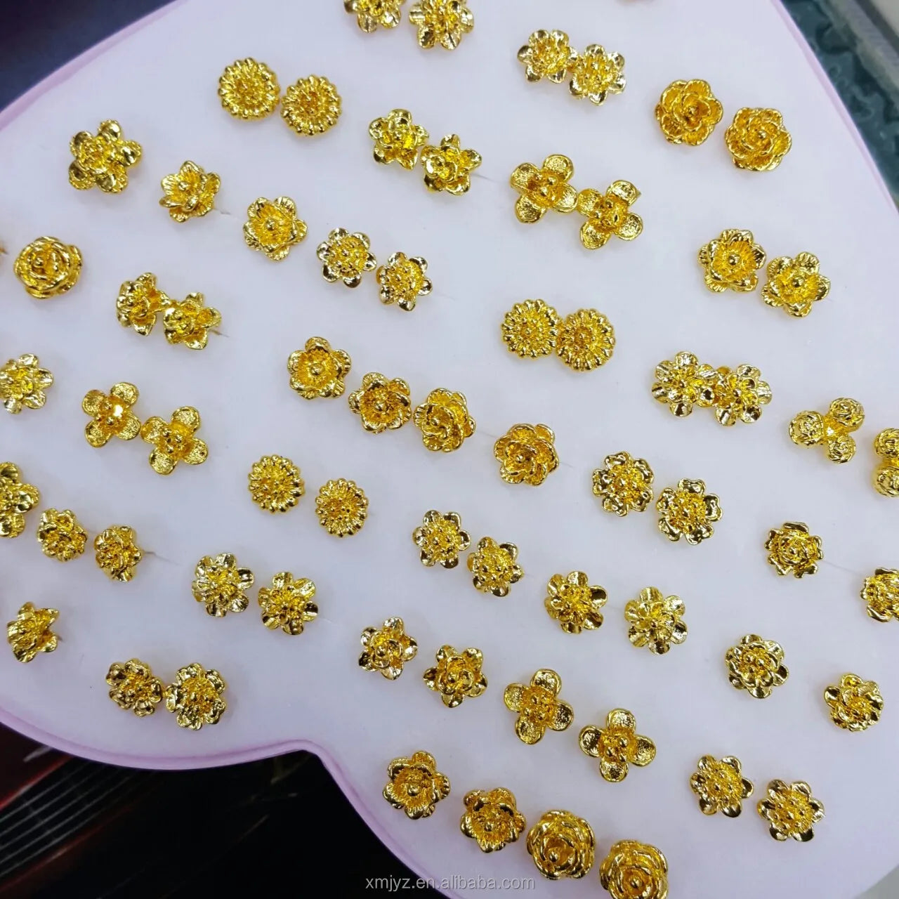 Mixed 36 Pairs of Peach Heart Box Earrings Gold-Plated Women's Gold Earrings Boxed Electroplated Alloy Earrings Promotion