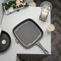 Success Pre-Seasoned Cast Iron Nonstick Square Baking Pan with Pouring Spout