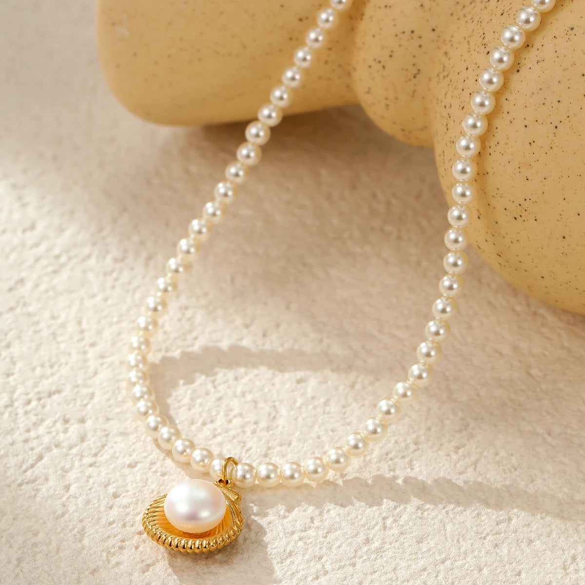 Handmade Stainless Steel Gold Plated Pearl Shell Pendant Beaded Necklace Chain for Women Party Beach