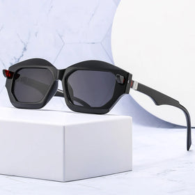 YTSXT8842 2024 Wholesale Italian Designer Brand Woman Sunglasses Polarized Sport UV Protection PC Frame