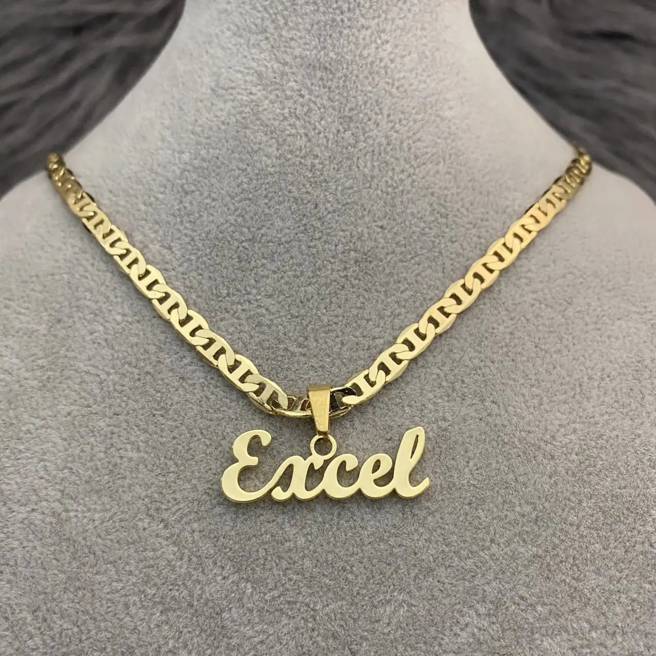 Customizable Stainless Steel Name Necklace Detachable Pendant Chains Gold Plated Figaro Chain Necklace for Parties and Weddings
