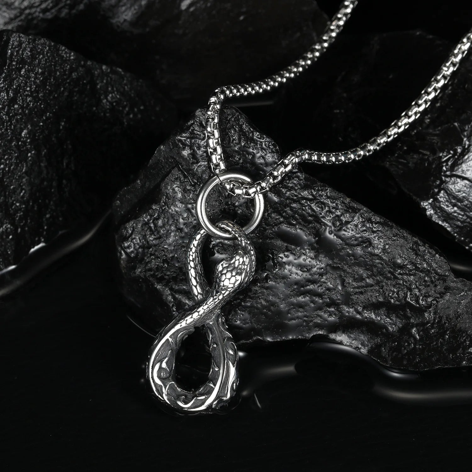 Hip Hop Stainless Steel Fashion Jewelry Vintage Men Punk Titanium Steel Snake Wrap Python Pendant Pendant Chain Men's Necklace
