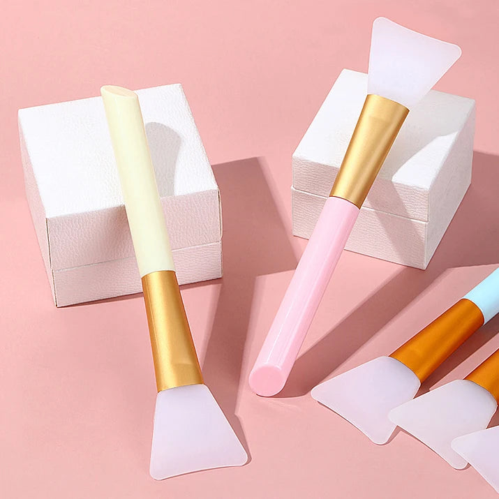 Newby High Quality Women Beauty Silicone Face Mask Applicator Brush with Plastic Handle Smudge Brush for Spa Skincare Foundation