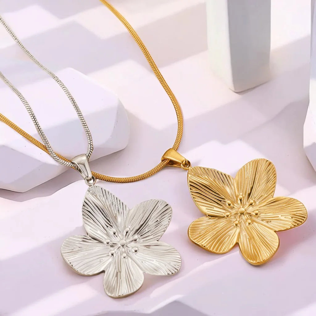 Meetyoo Wholesale Retro Gold Plated Stainless Steel Large Flower Pendant Necklace Waterproof Ins Design Link Chain for Women