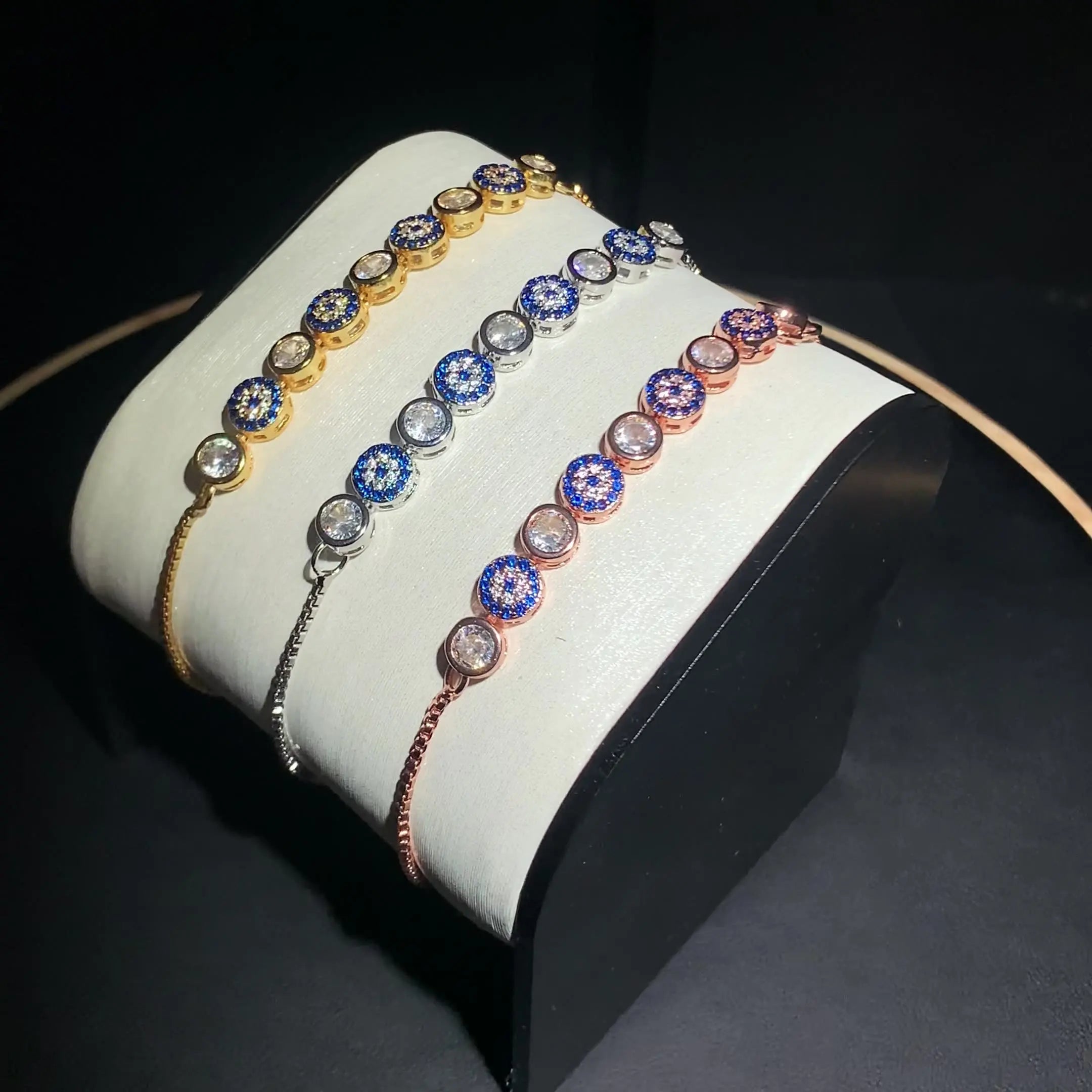 Light Luxury Micro-inlaid Zircon Devil's Eye Round Zircon Bracelet Evil Eye Versatile Jewelry