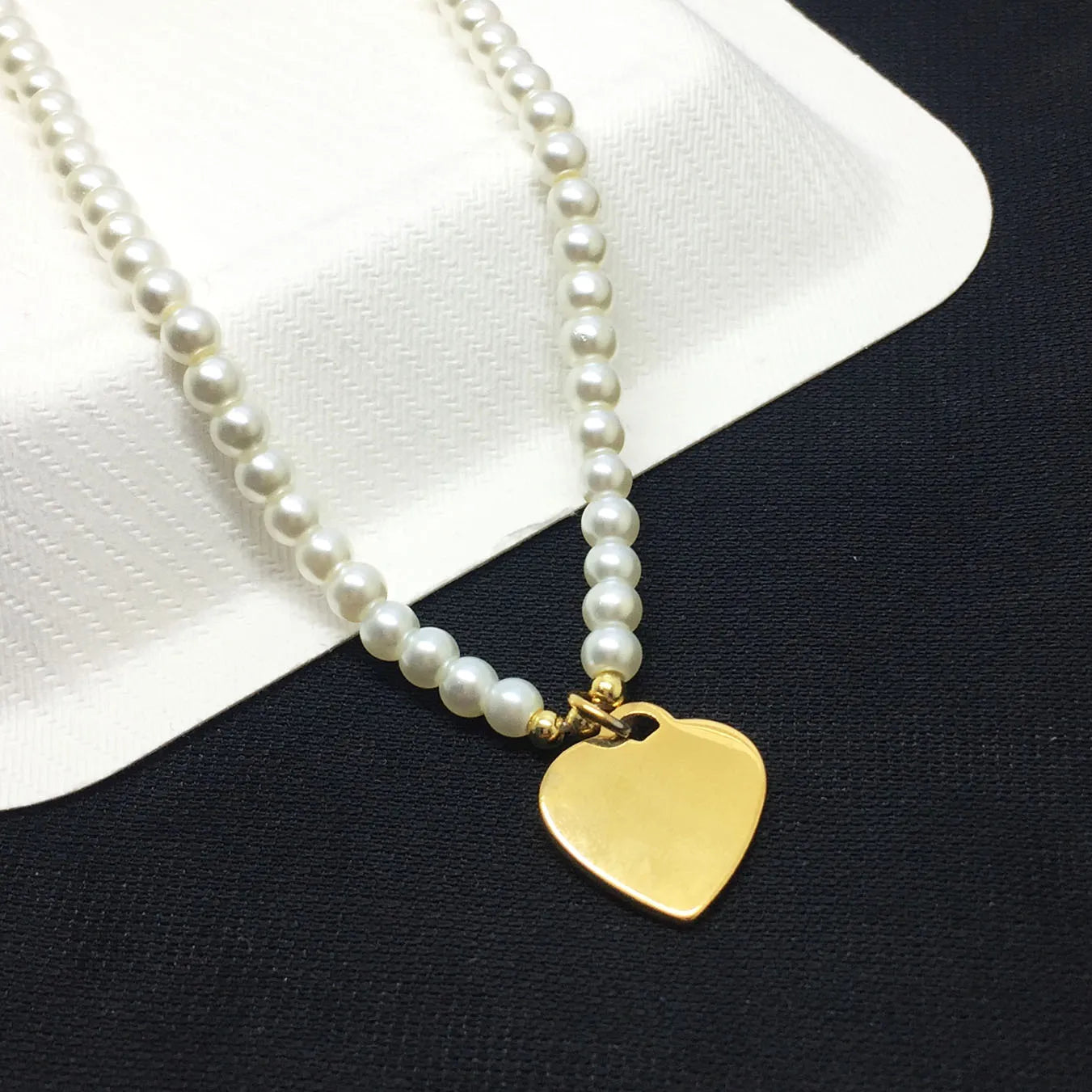 Elegant Freshwater Pearl Choker Necklace 18K Gold Stainless Steel Heart Pendant Women Pearl Necklace Valentine's Gift