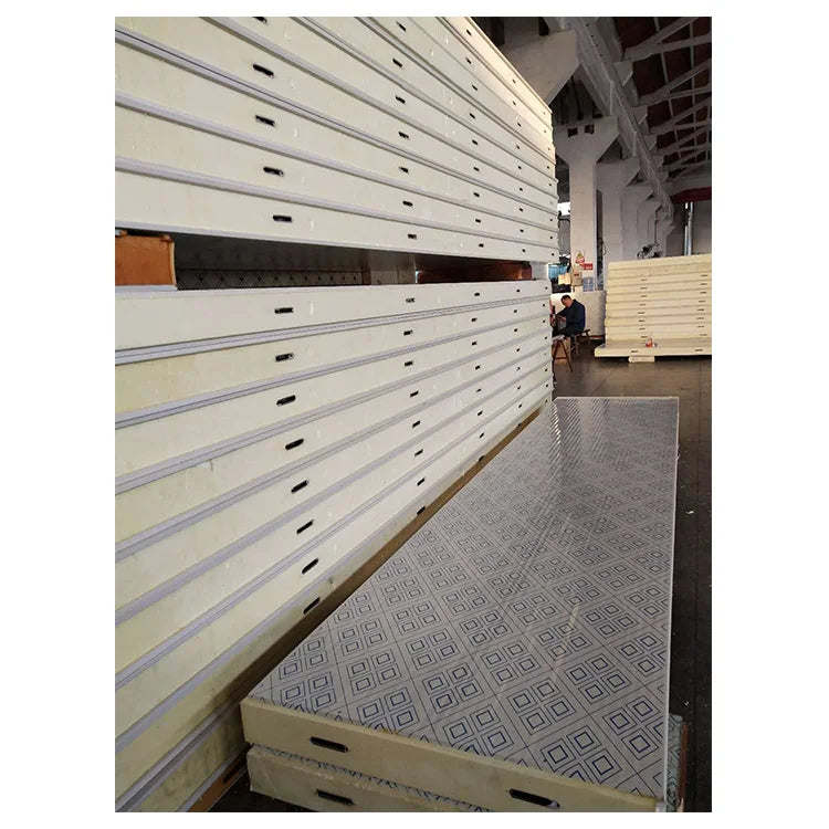China Modern Design Insulated PU Sandwich Panels Fireproof Metal Panels for Cold Room Manufactured in Modern Style