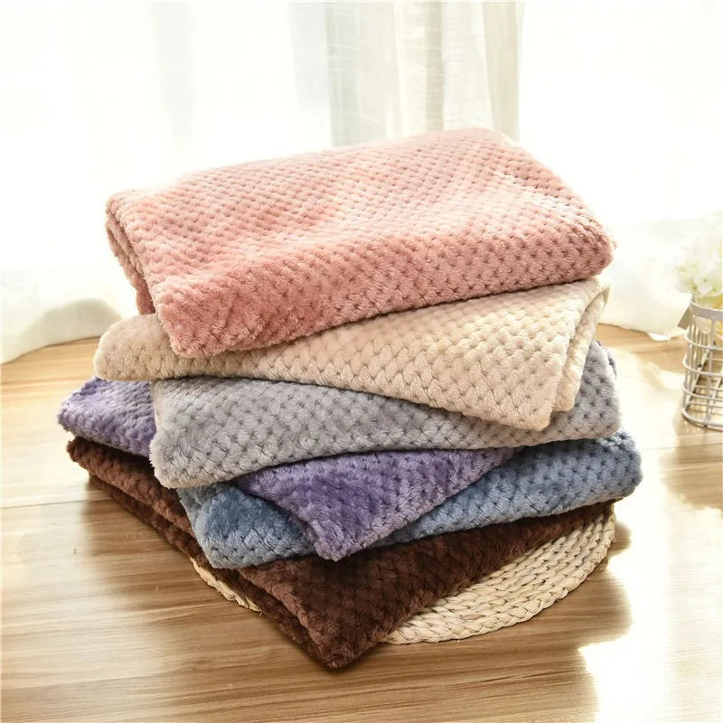 Cheap Warm Plush Microfiber Dog Cat Throw Small Jacquard Weave Pattern Flannel Pet Polyester Fleece Blanket